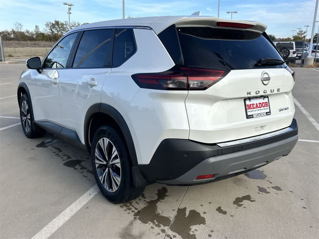 2022 Nissan Rogue SV 4