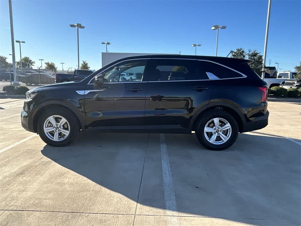 2023 Kia Sorento LX 3