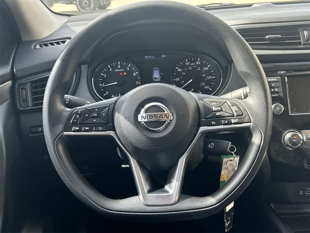 2019 Nissan Rogue Sport S 17