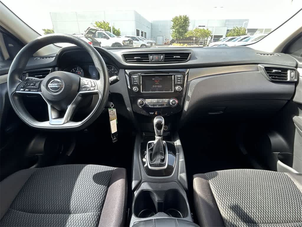 2019 Nissan Rogue Sport S 14