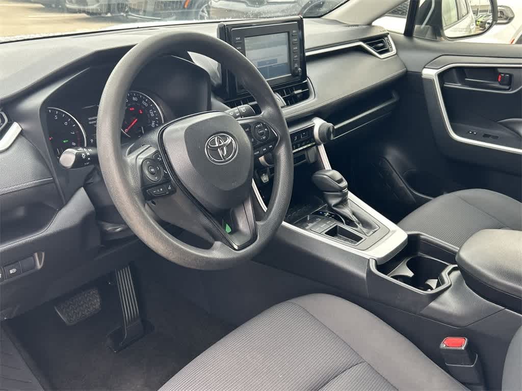 2019 Toyota RAV4 LE 2