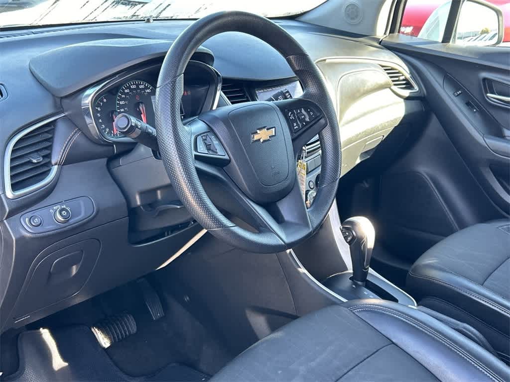 2021 Chevrolet Trax LT 2