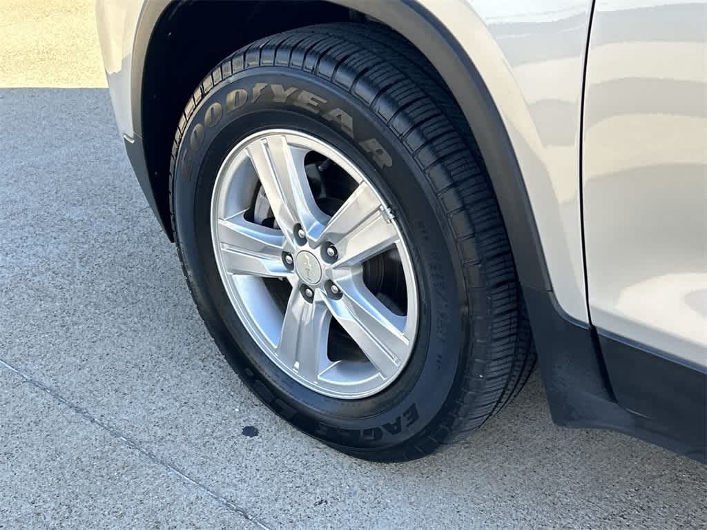 2021 Chevrolet Trax LT 8