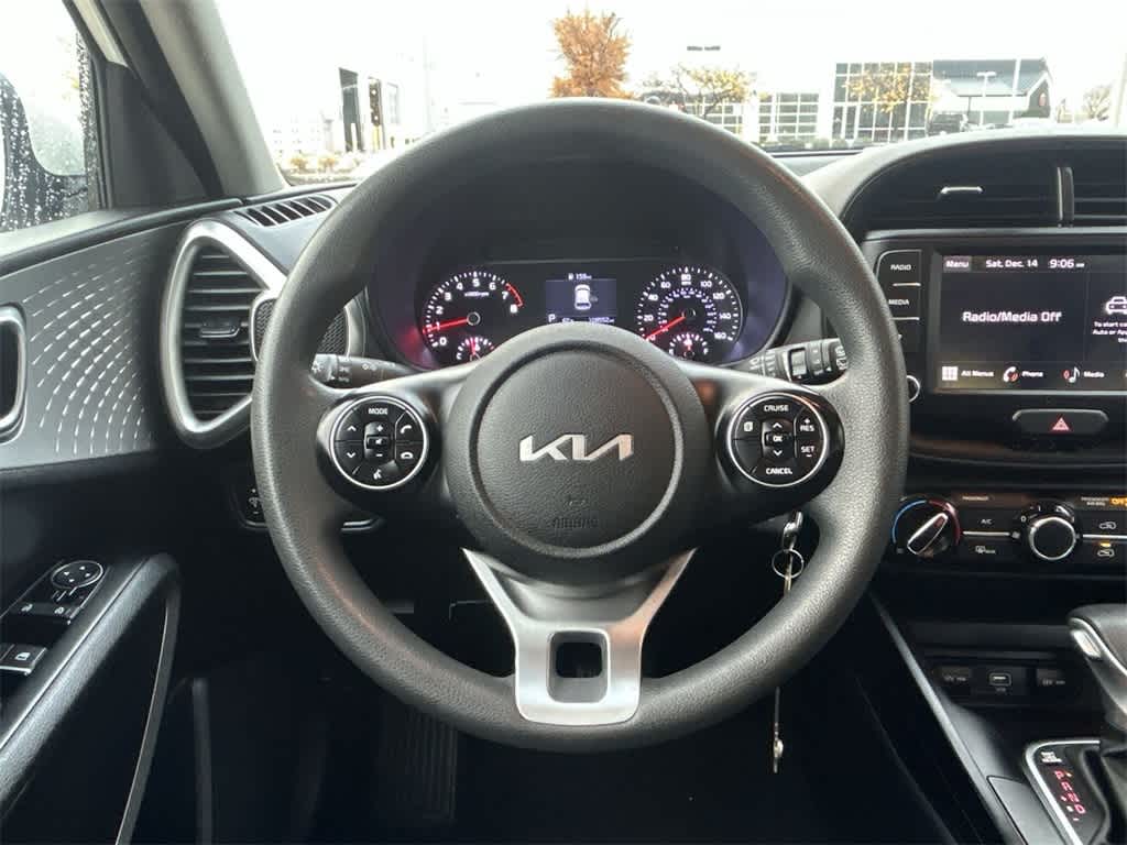 2022 Kia Soul LX 18