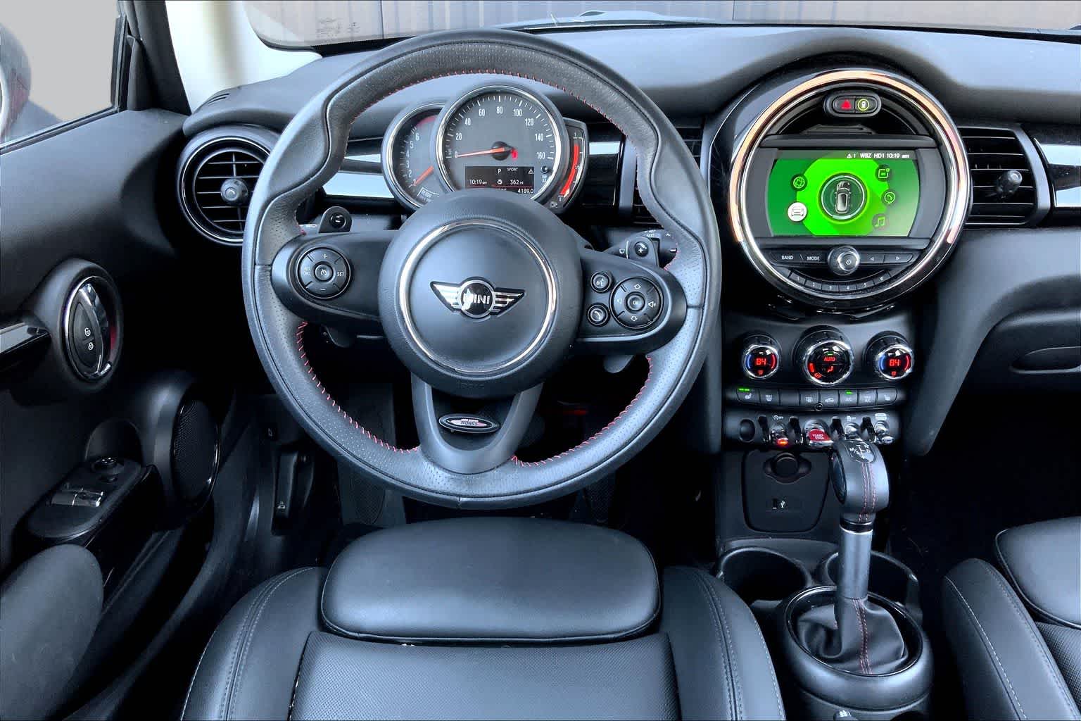 View vehicle photo 5