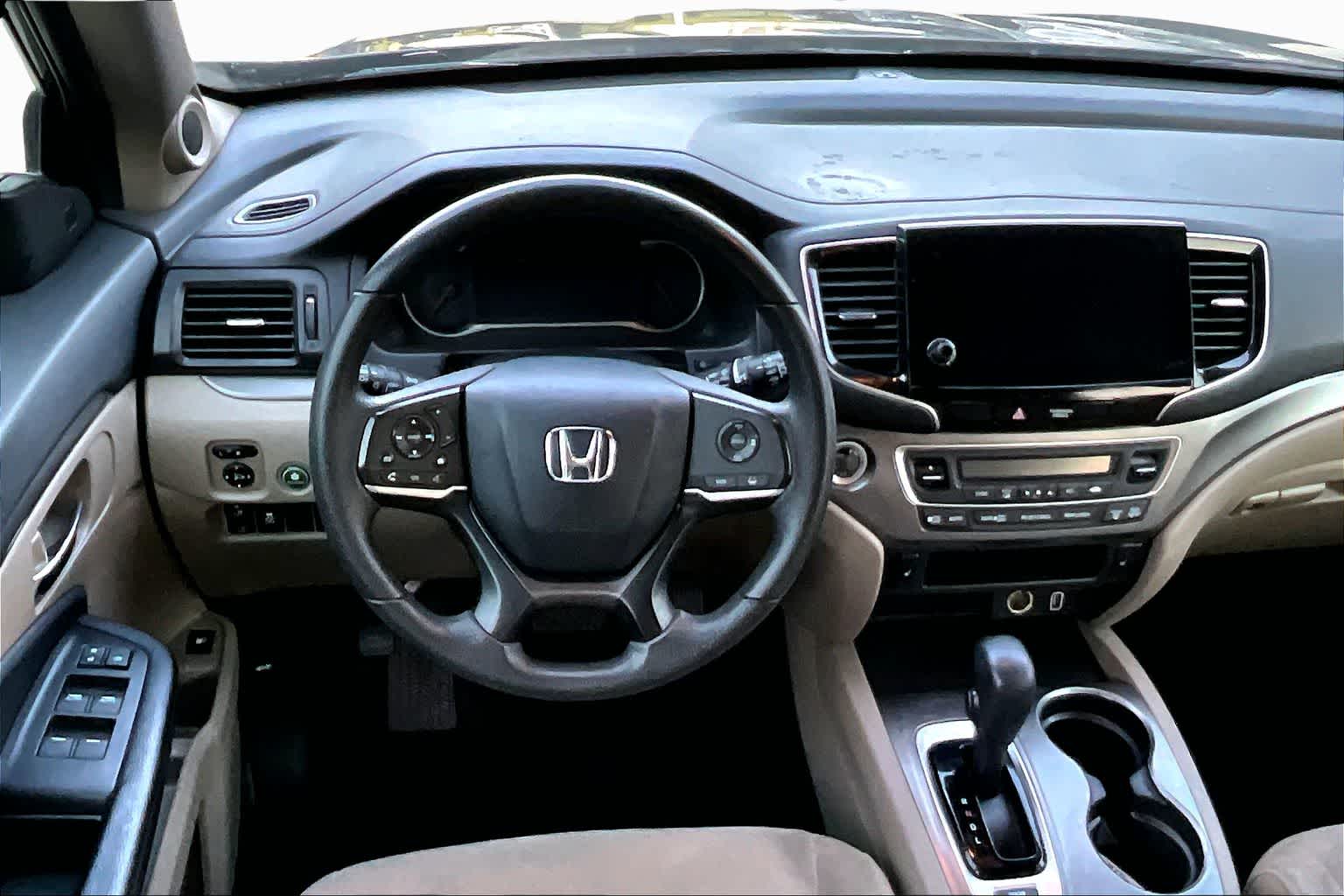 View vehicle photo 6