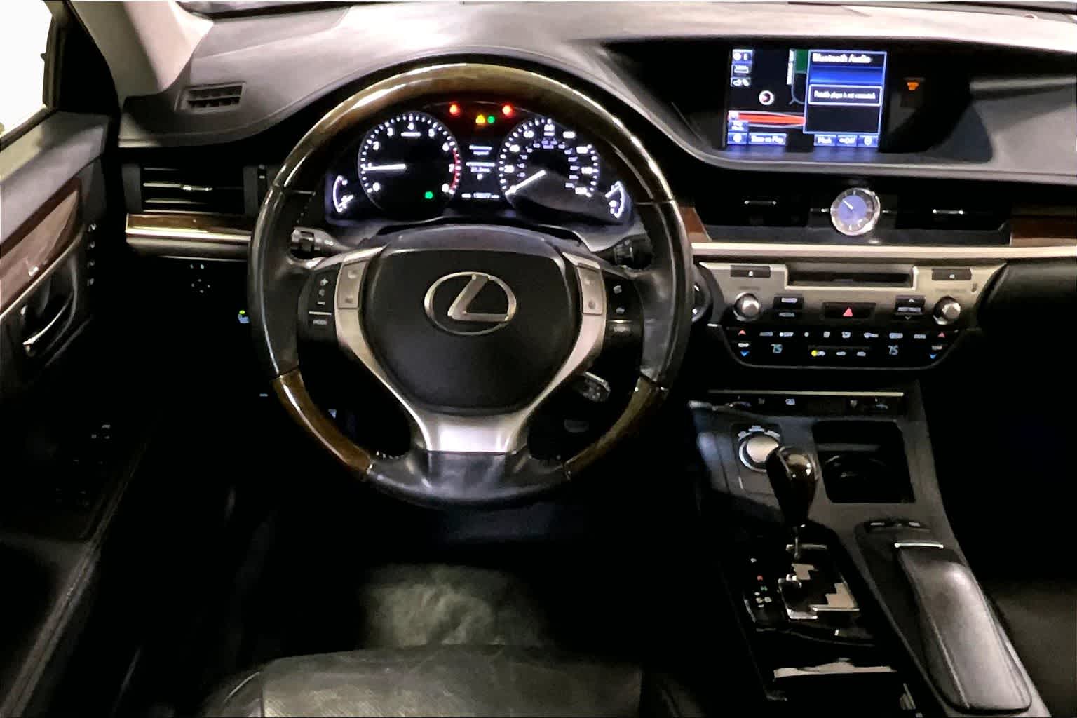 View vehicle photo 6