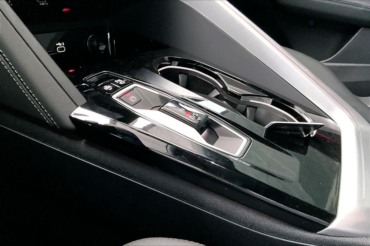 New 2026 Mythos Black me Audi Premium image 7