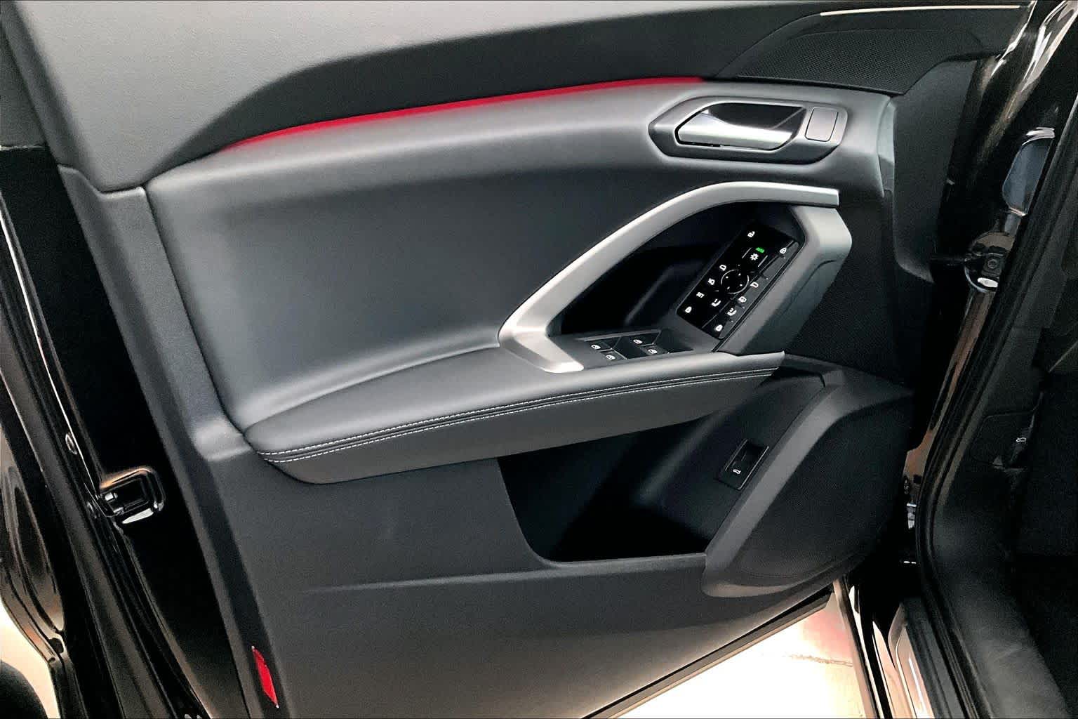 New 2026 Mythos Black me Audi Premium image 17