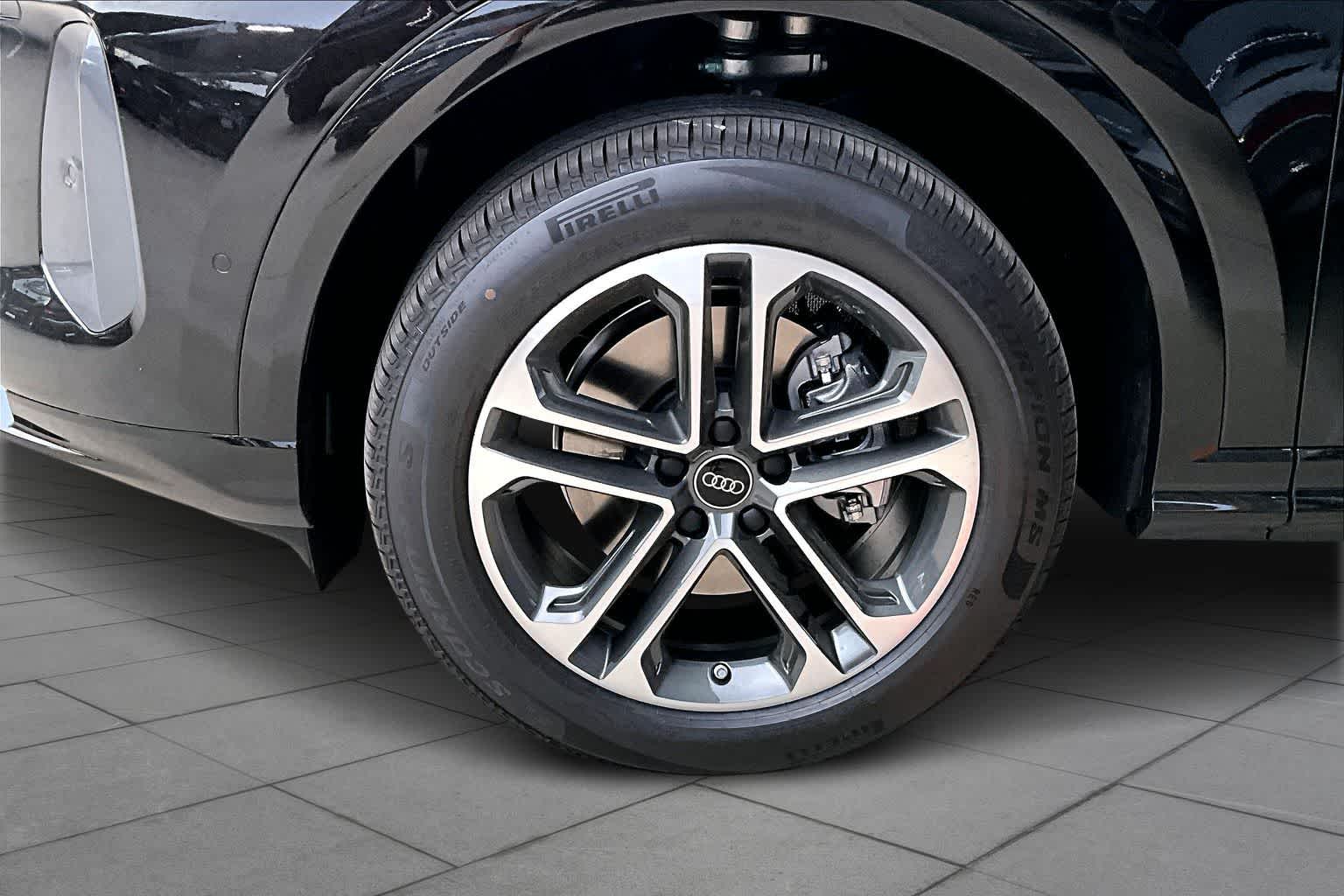 New 2026 Mythos Black me Audi Premium image 11