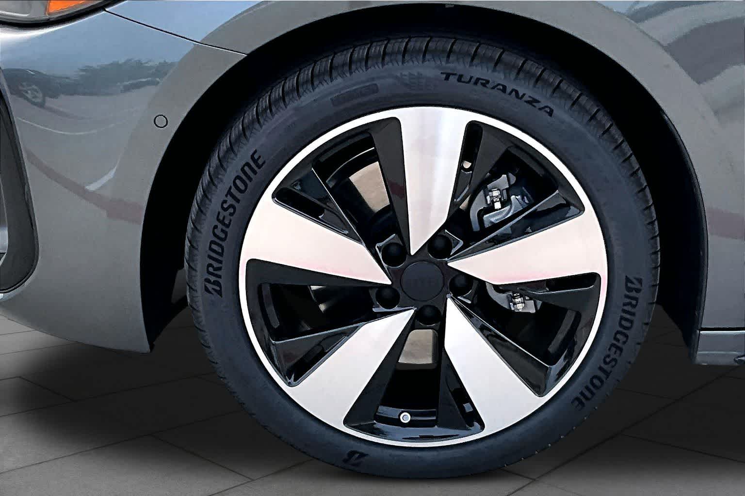 New 2026 Daytona Gray pe Audi Premium image 11