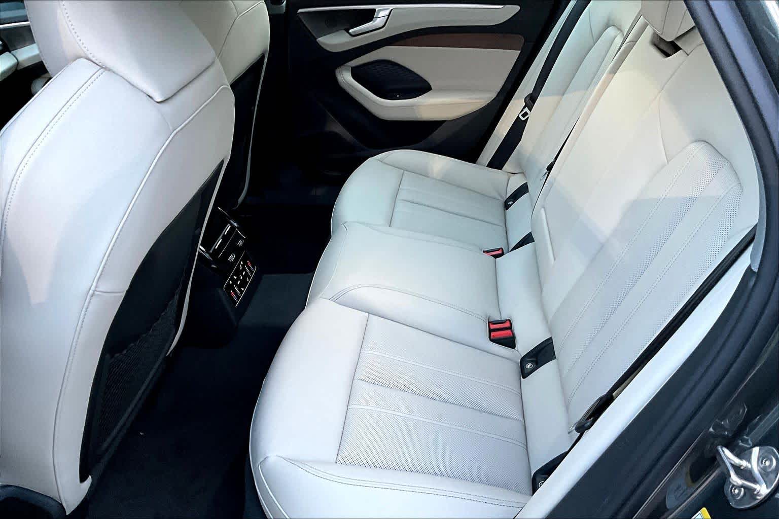 New 2026 Daytona Gray pe Audi Premium Plus image 19