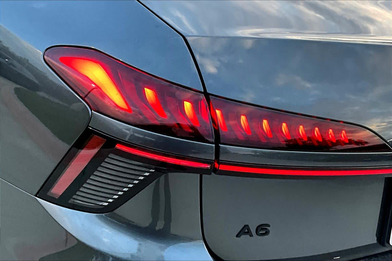 New 2026 Daytona Gray pe Audi Premium Plus image 14