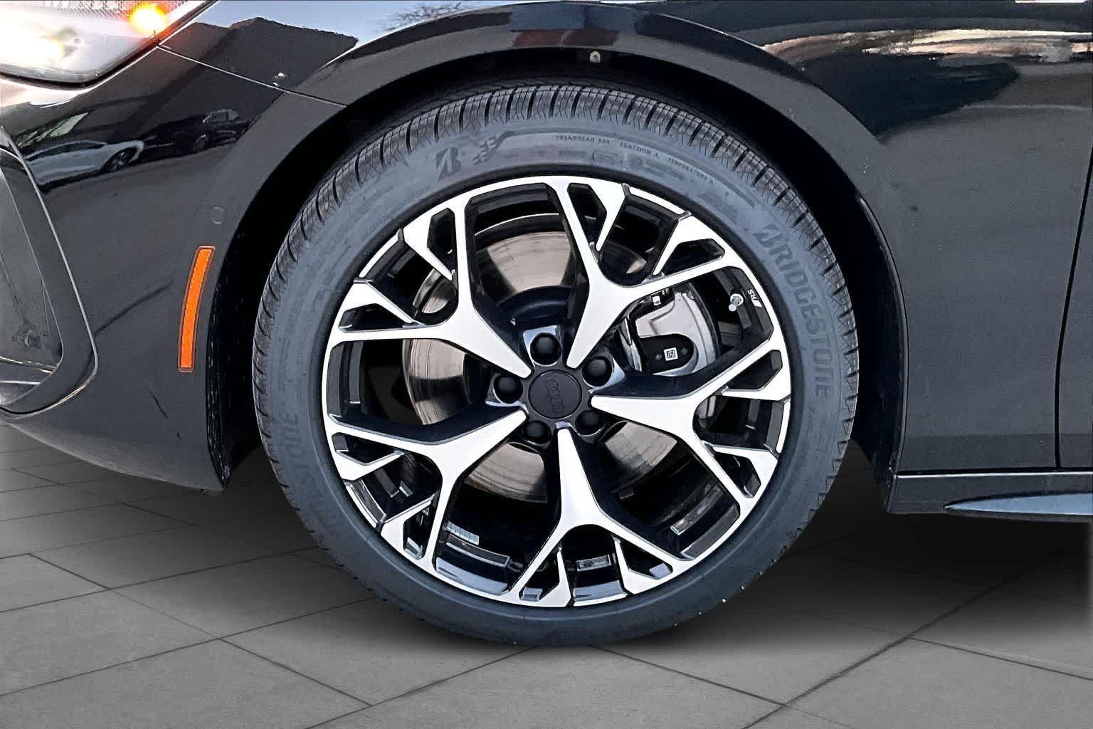 New 2026 Mythos Black me Audi Premium Plus image 11