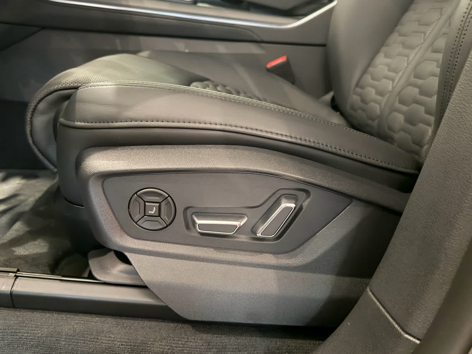 New 2026 Mythos Black me Audi performance image 18