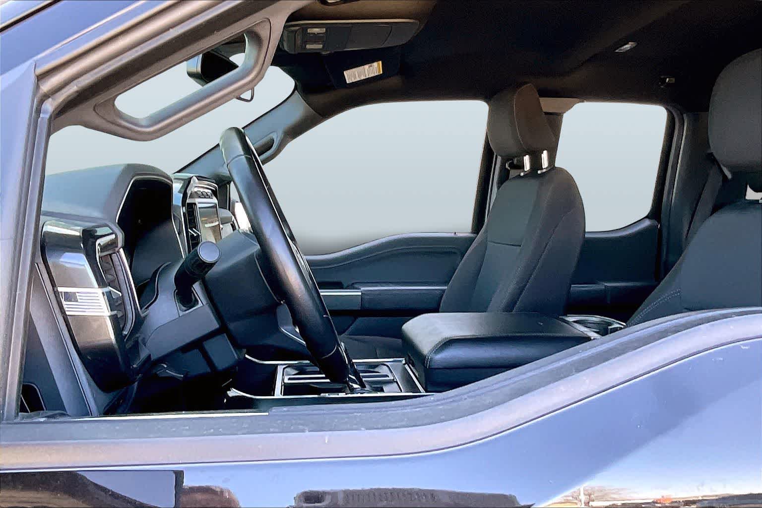 View vehicle photo 6