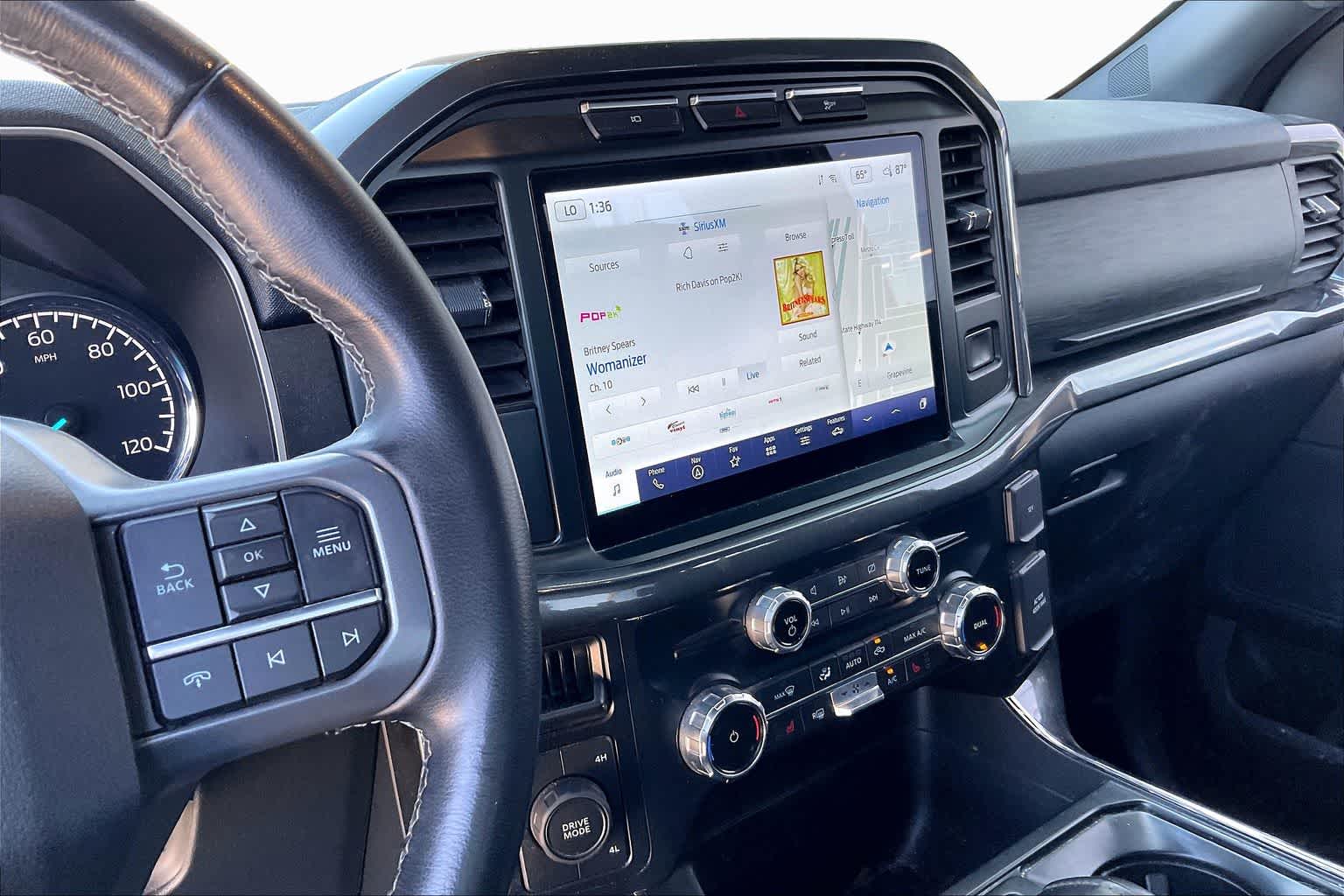 View vehicle photo 7