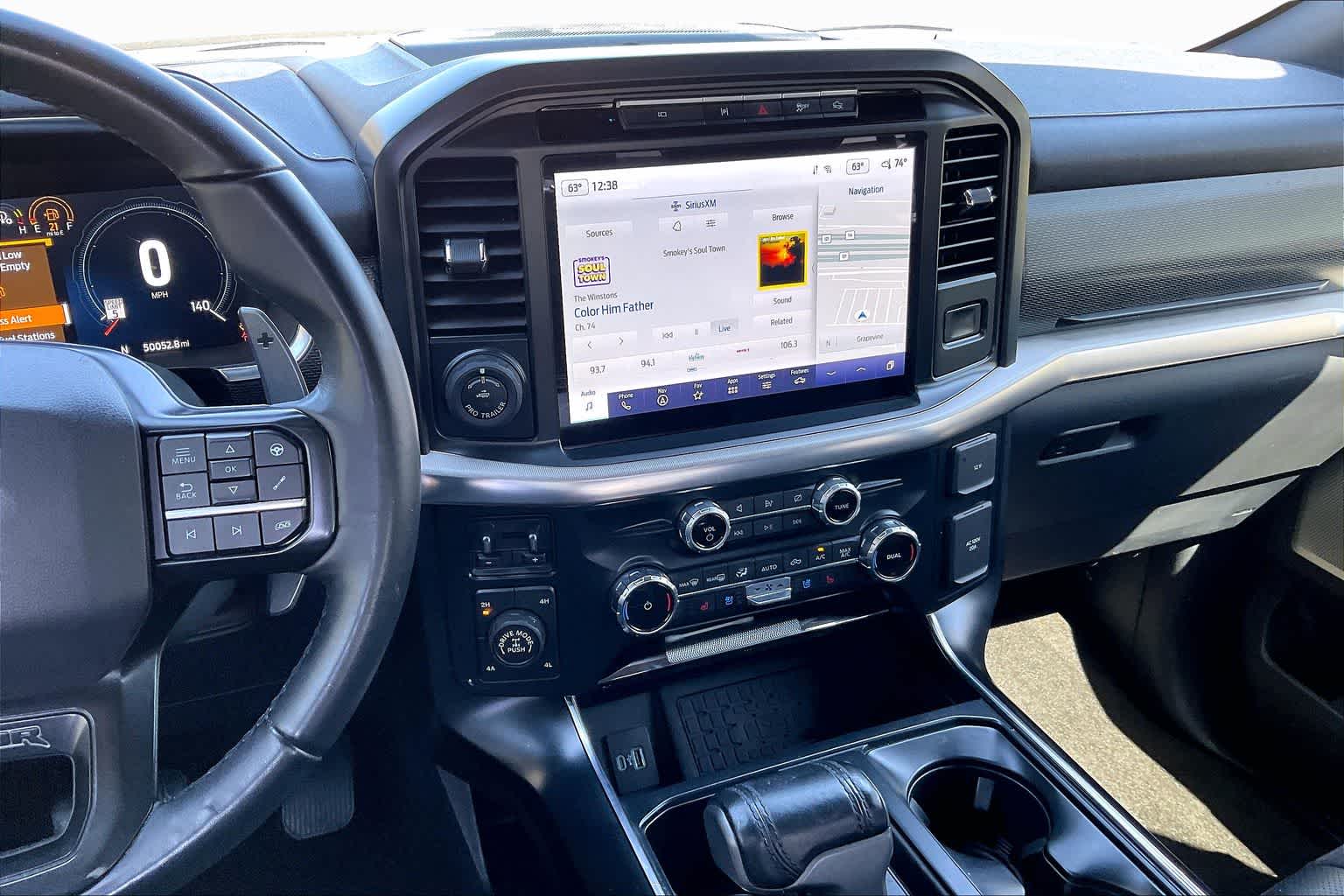 View vehicle photo 7