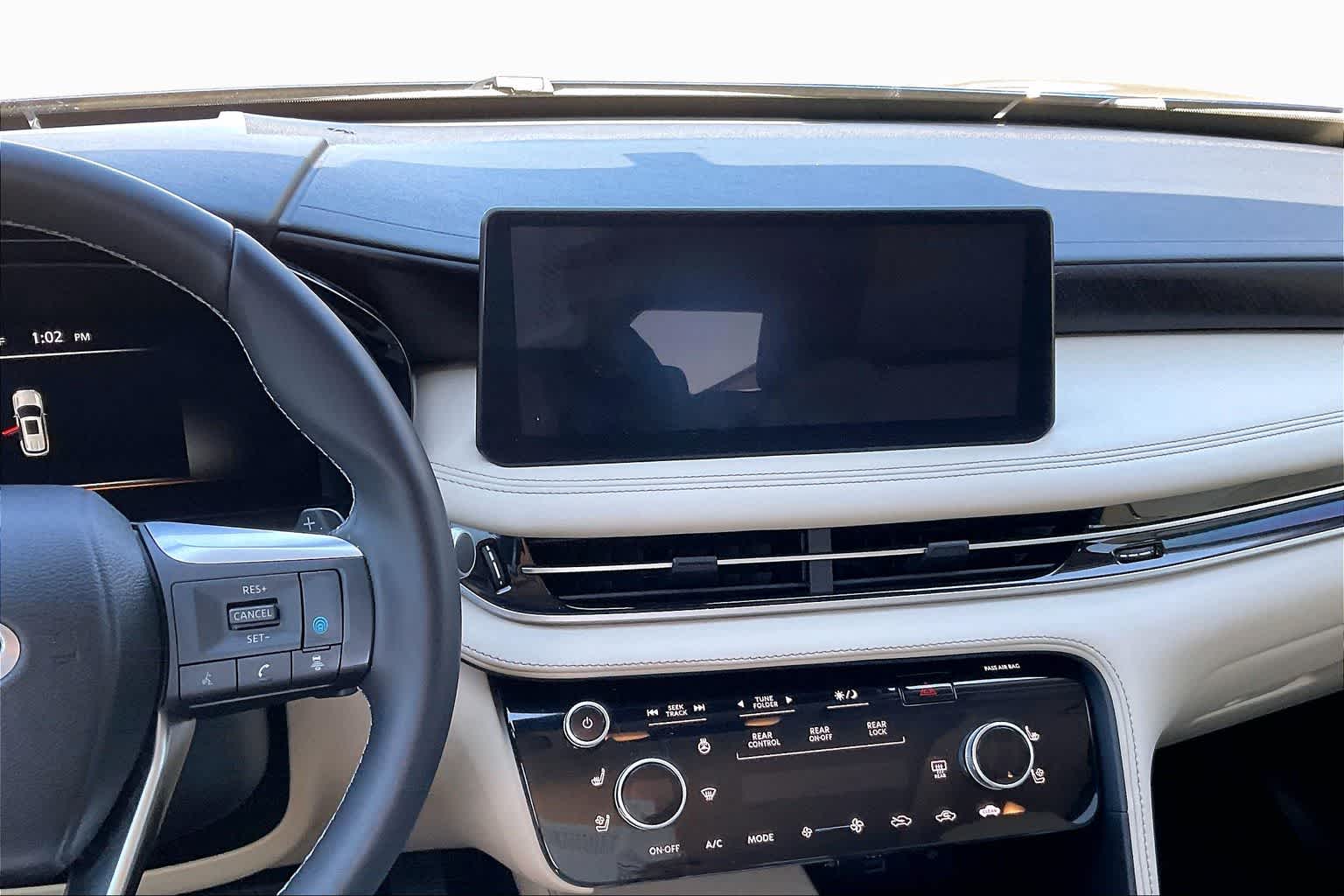 View vehicle photo 7
