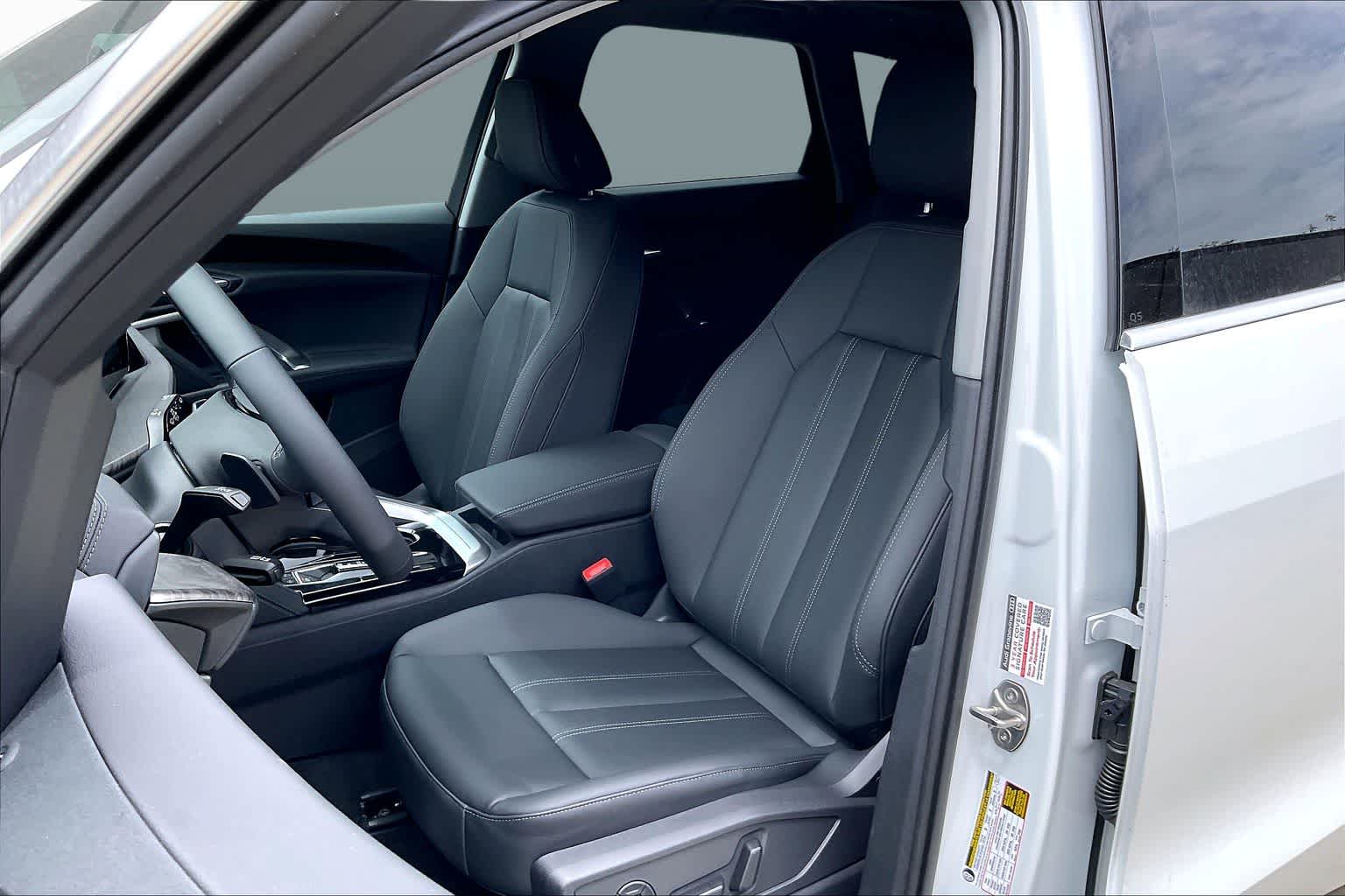New 2026 Glacier White m Audi Premium Plus image 9