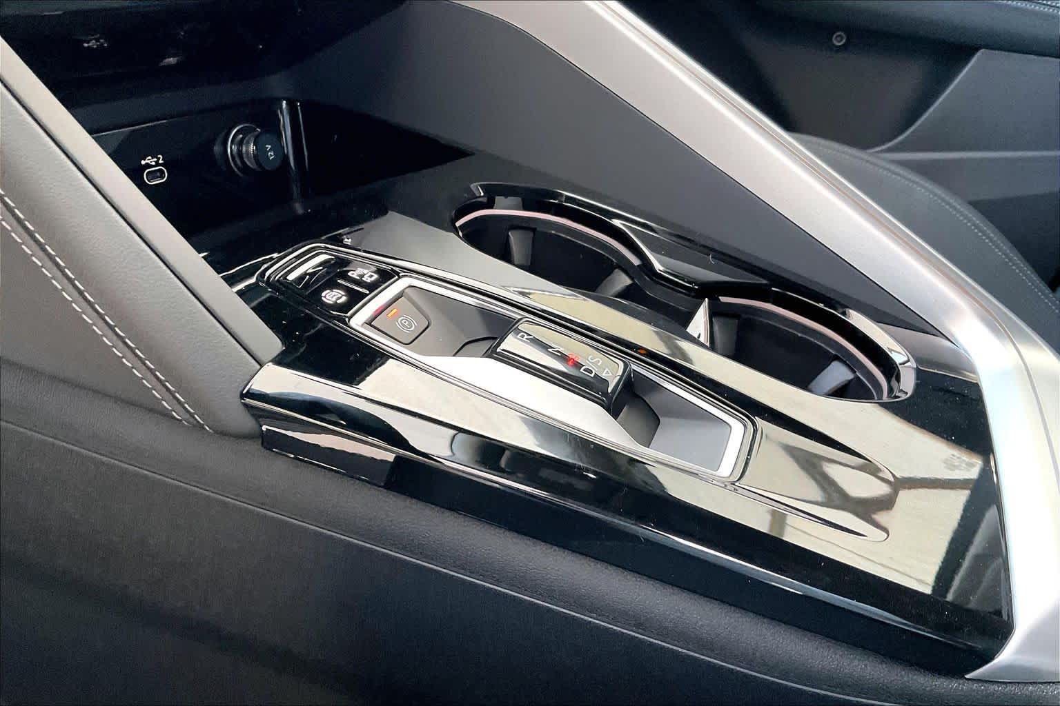 New 2026 Mythos Black me Audi Premium Plus image 7
