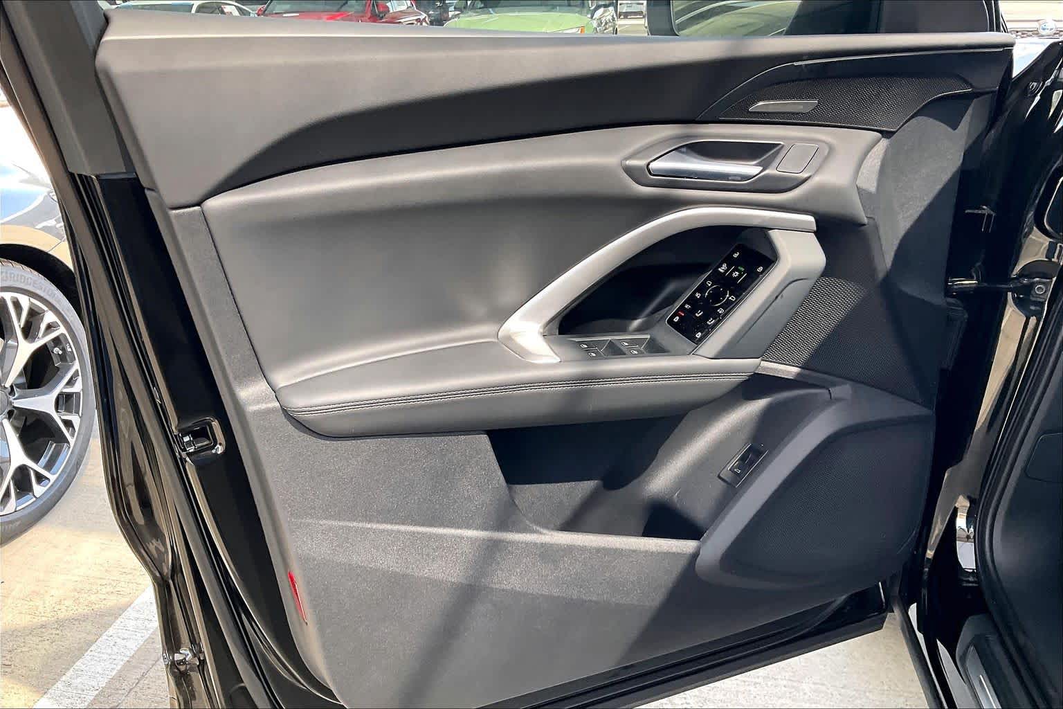 New 2026 Mythos Black me Audi Premium Plus image 10