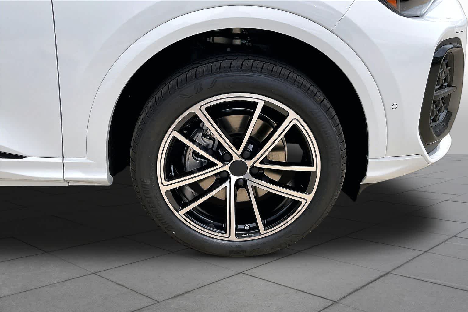 New 2026 Glacier White m Audi Premium Plus image 11