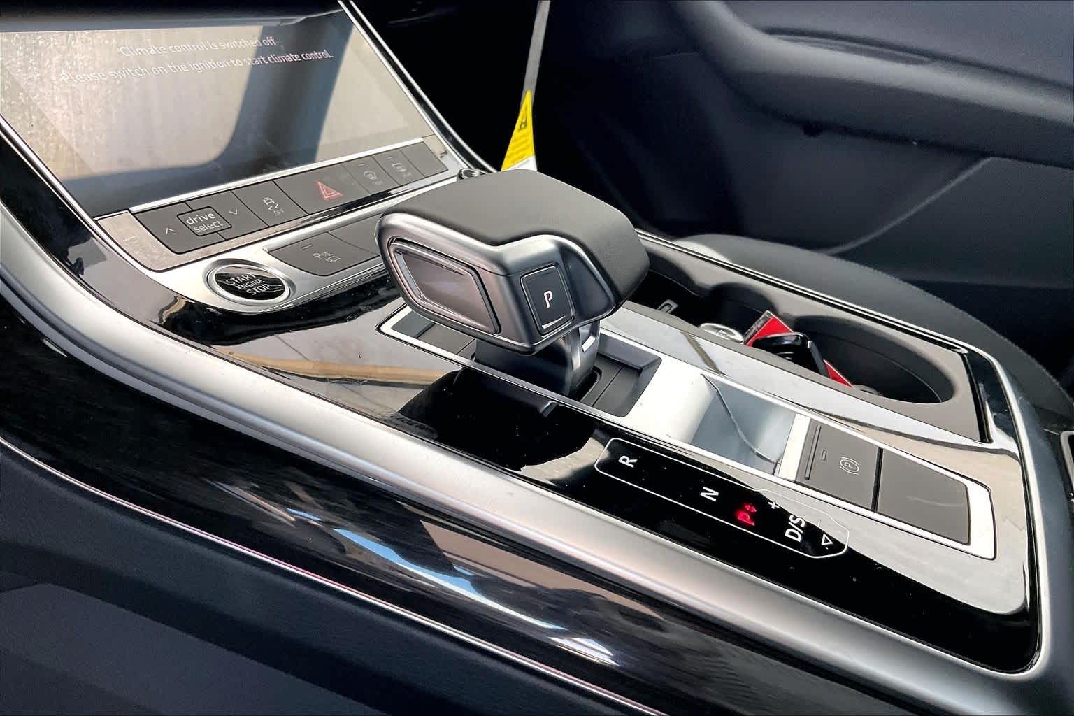 New 2026 Mythos Black me Audi Premium image 7