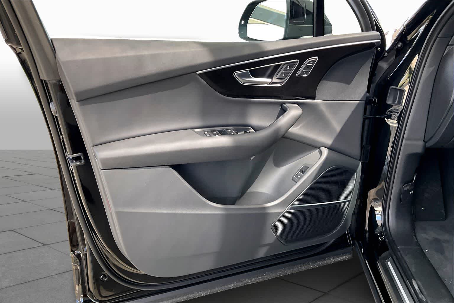 New 2026 Mythos Black me Audi Premium image 10
