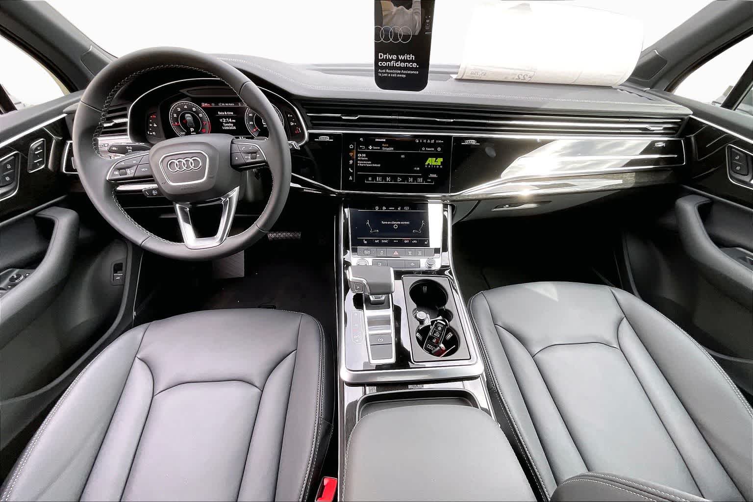 View vehicle photo 5