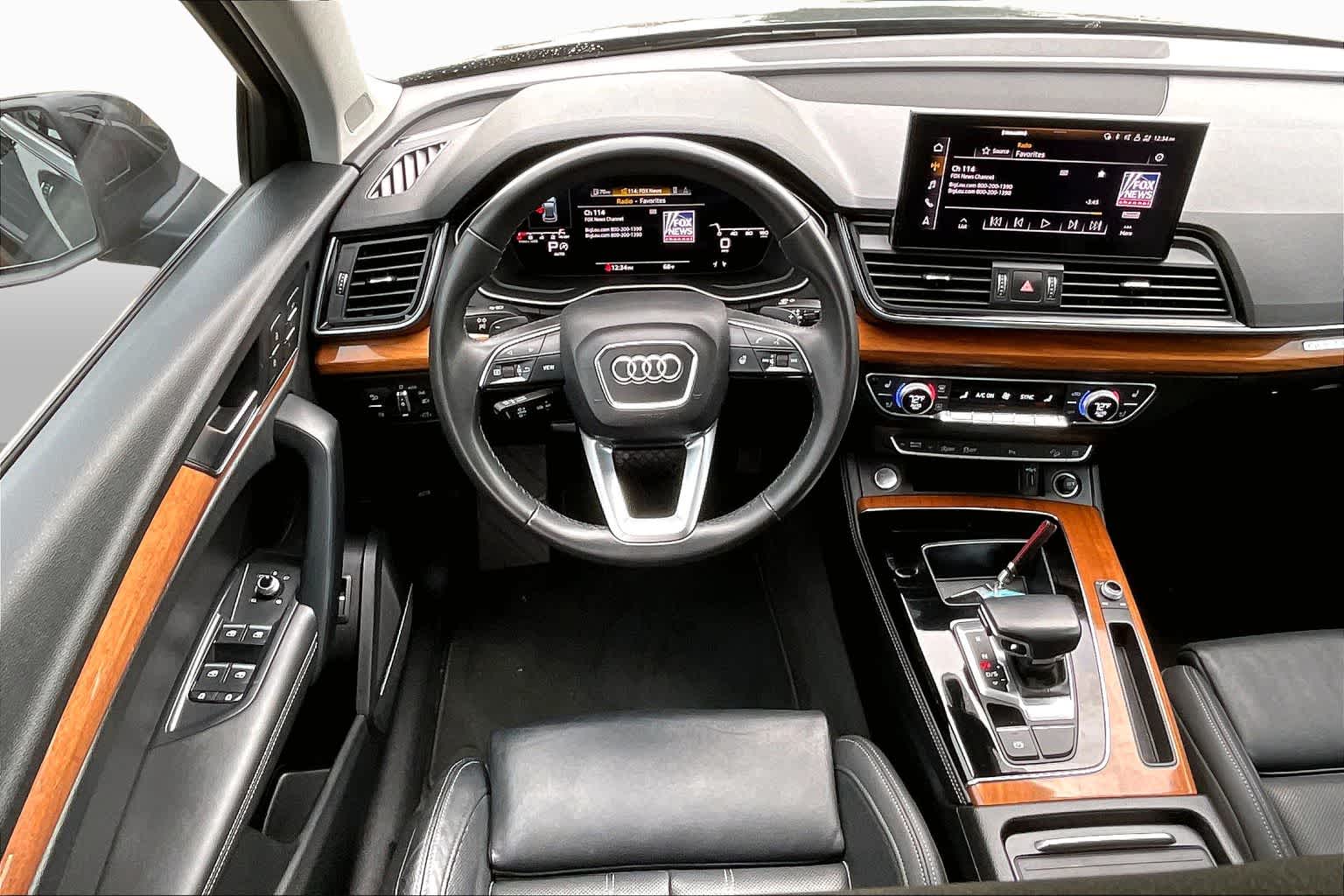 View vehicle photo 6