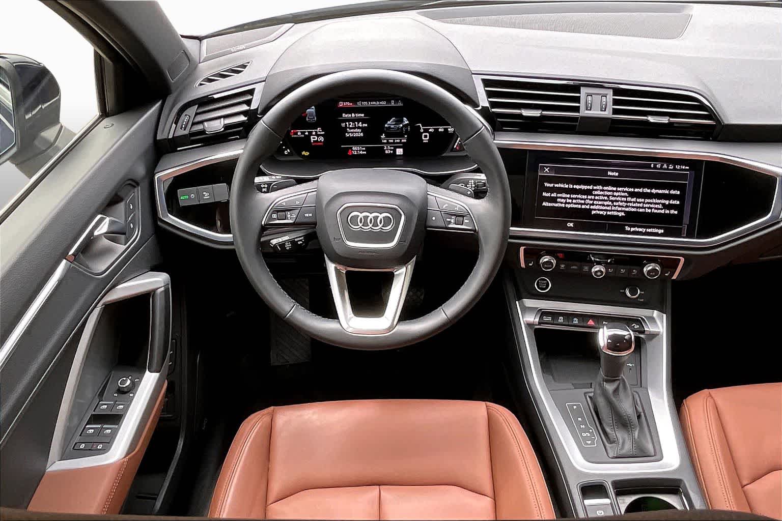 View vehicle photo 6