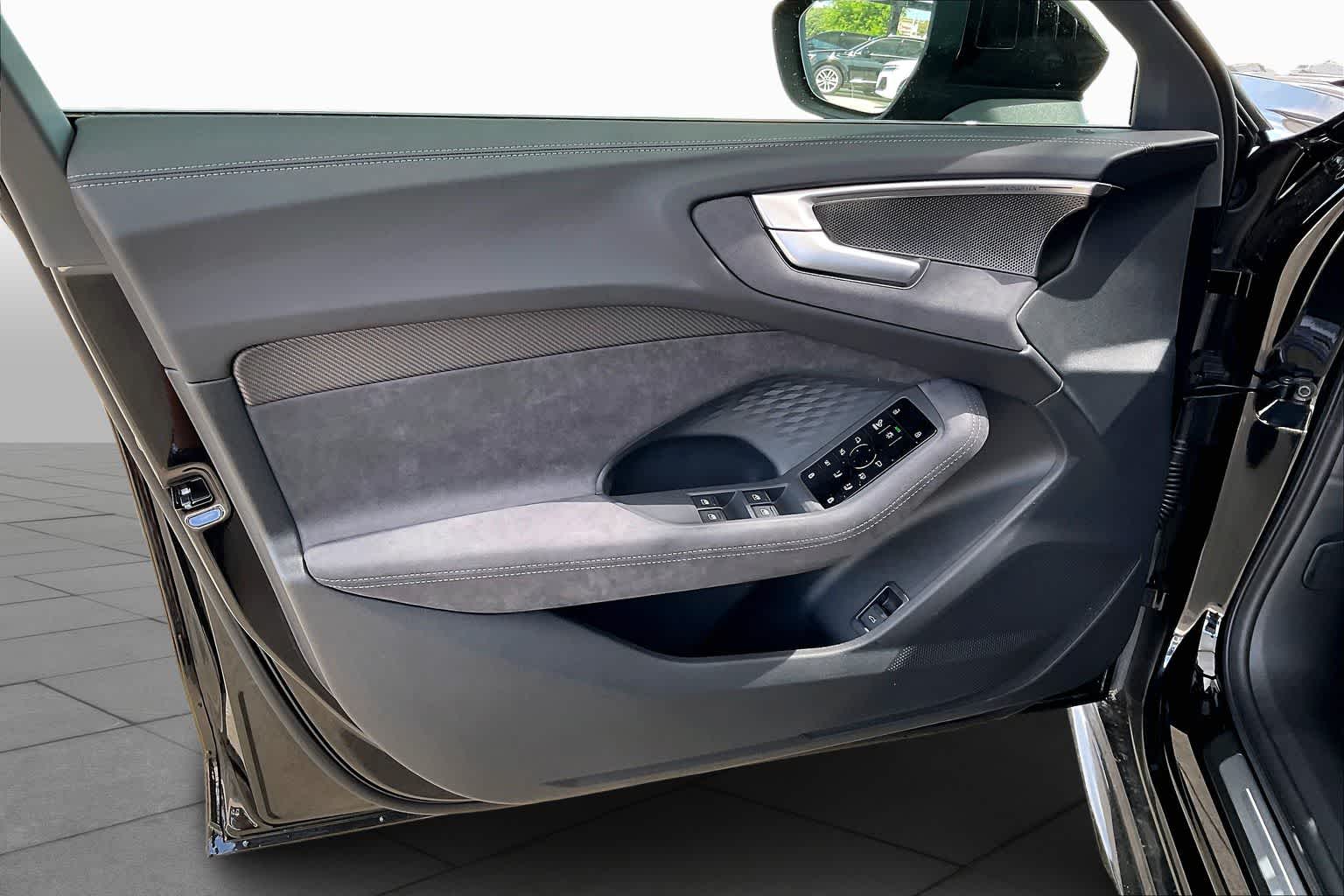 New 2026 Mythos Black me Audi Premium Plus image 10