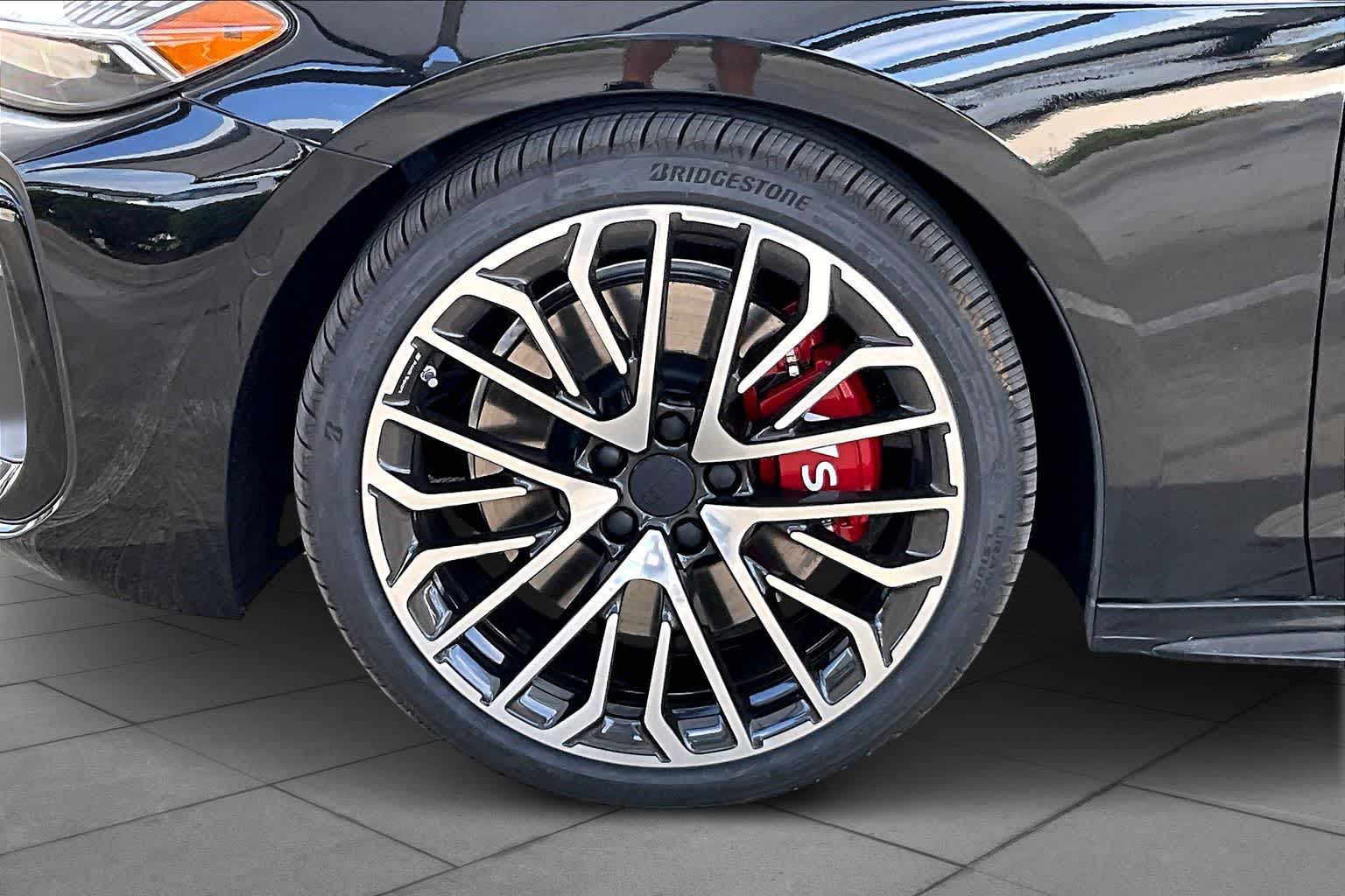 New 2026 Mythos Black me Audi Premium Plus image 11