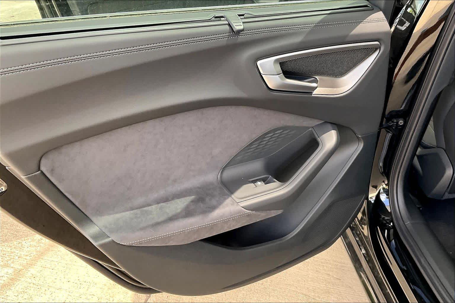 New 2026 Mythos Black me Audi Premium Plus image 18