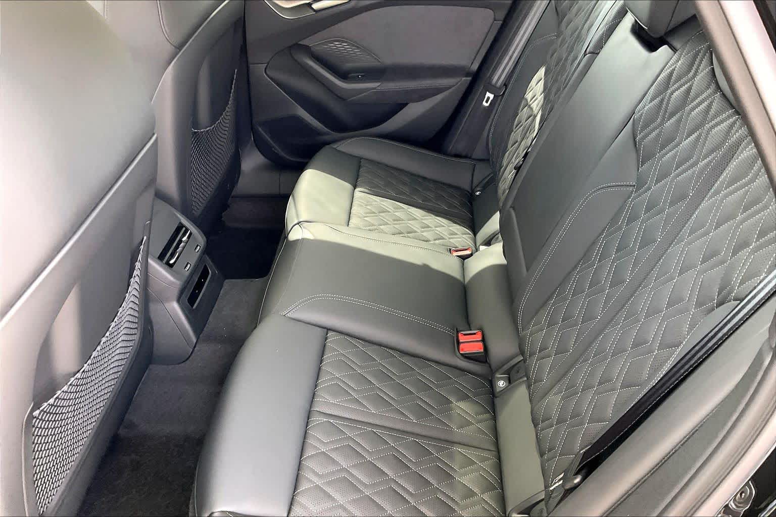 New 2026 Mythos Black me Audi Premium Plus image 17