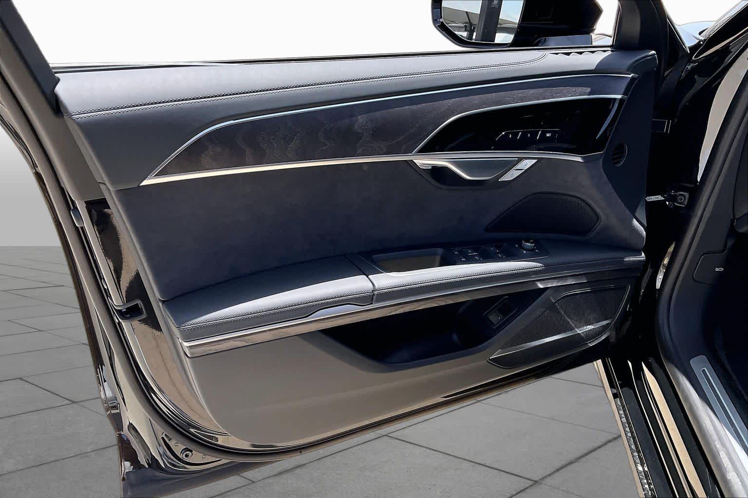 New 2026 Mythos Black me Audi  image 10