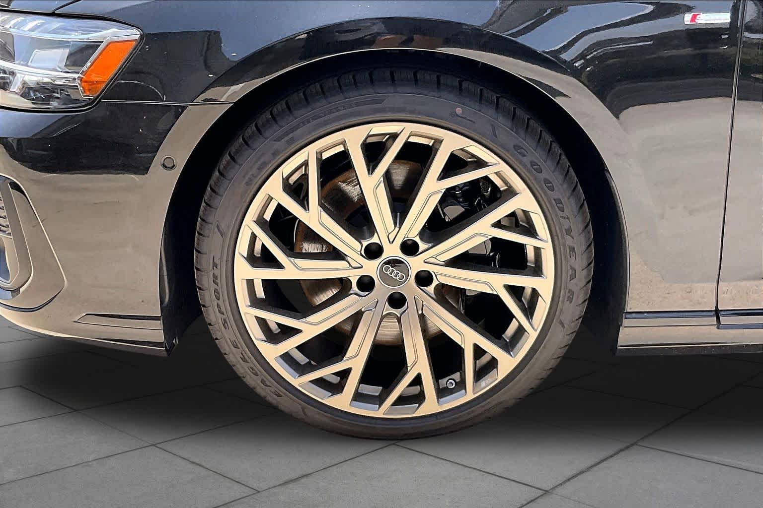 New 2026 Mythos Black me Audi  image 11