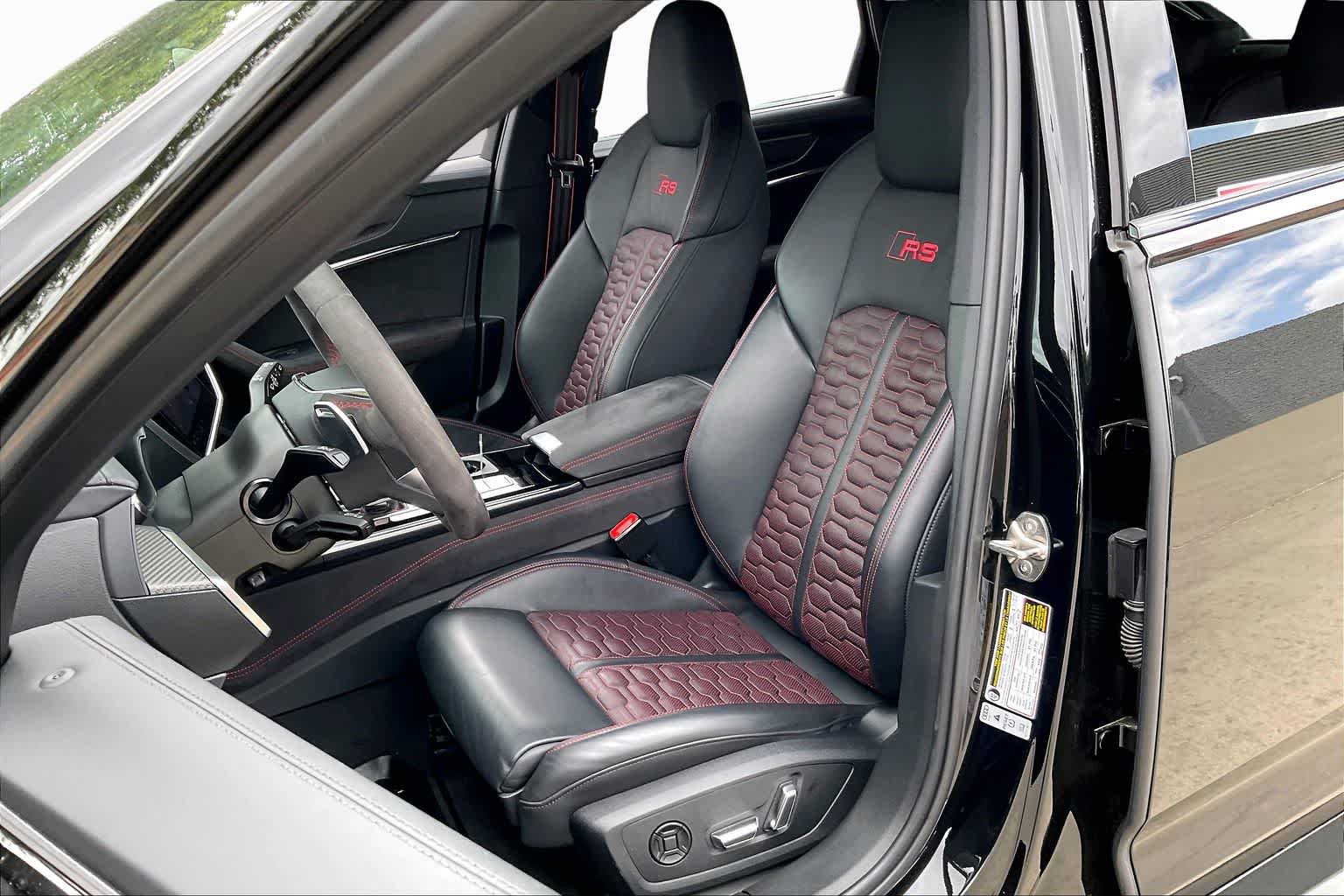 View vehicle photo 7