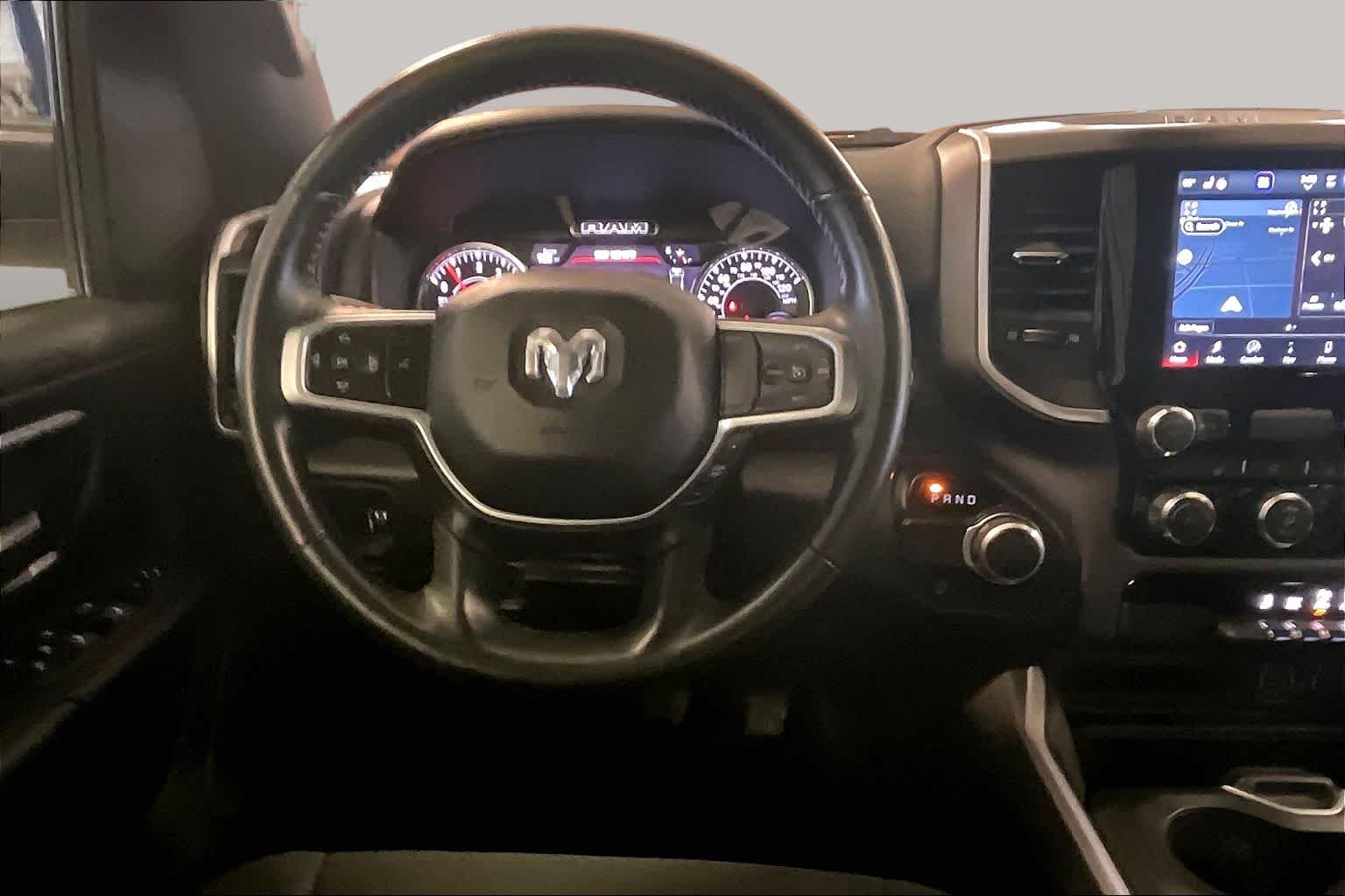 View vehicle photo 5
