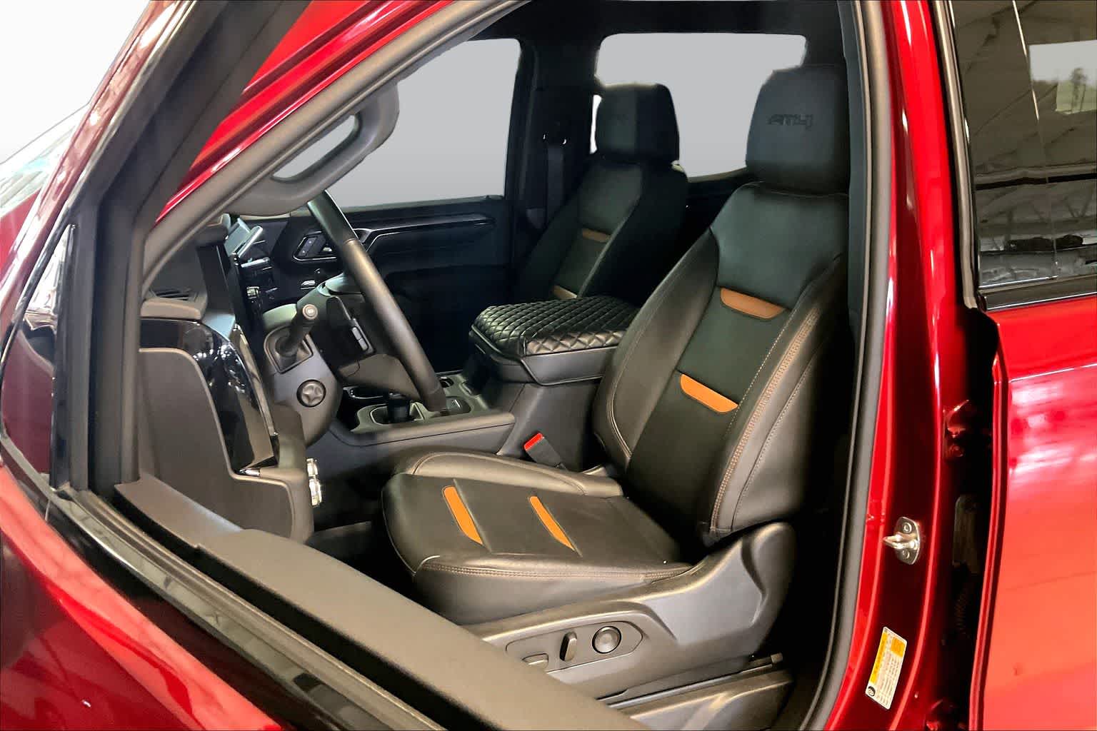 View vehicle photo 7
