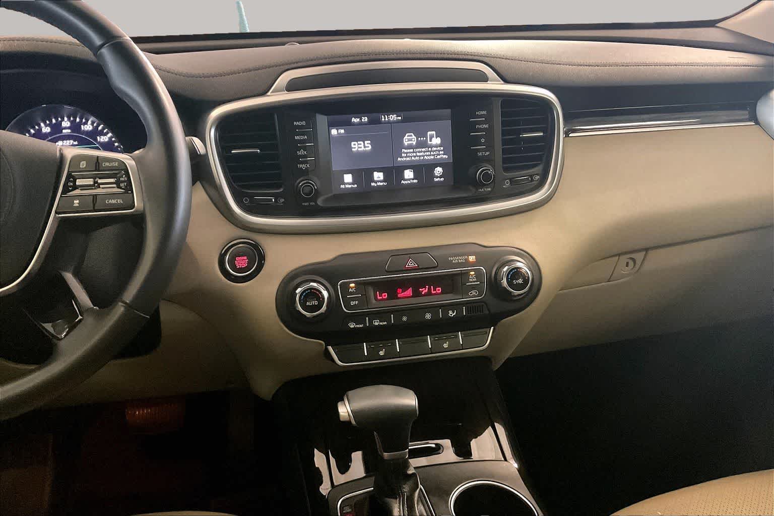 View vehicle photo 6