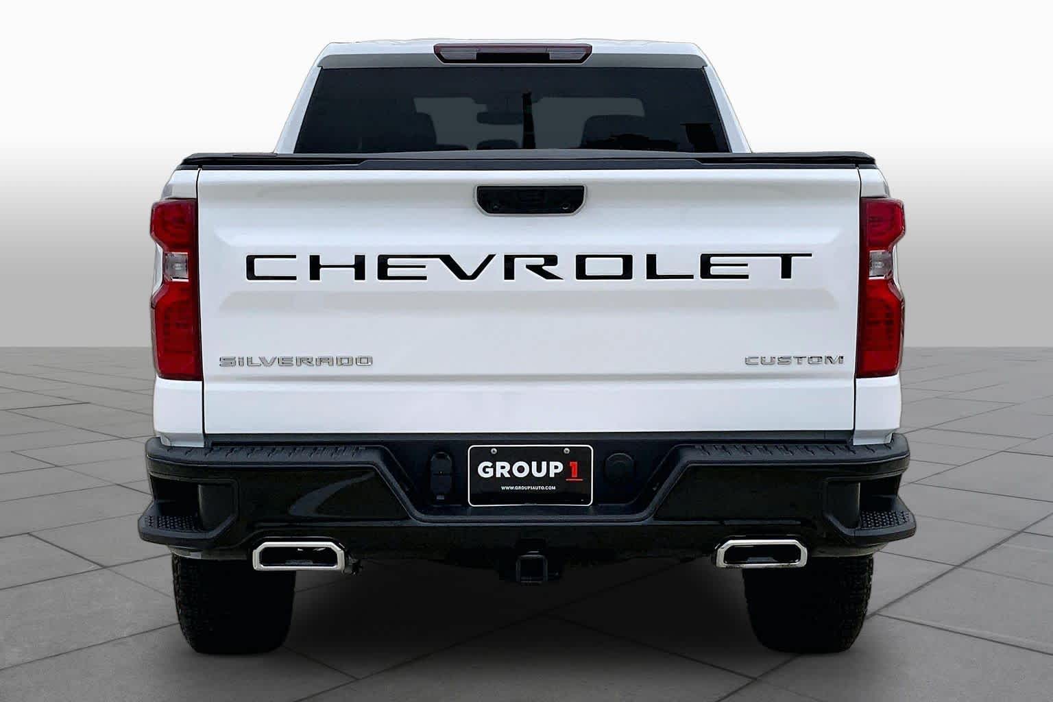 View vehicle photo 7