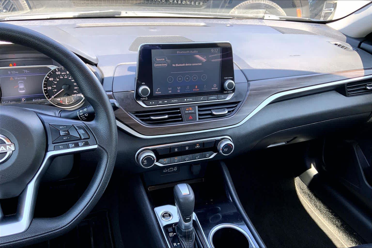 View vehicle photo 7