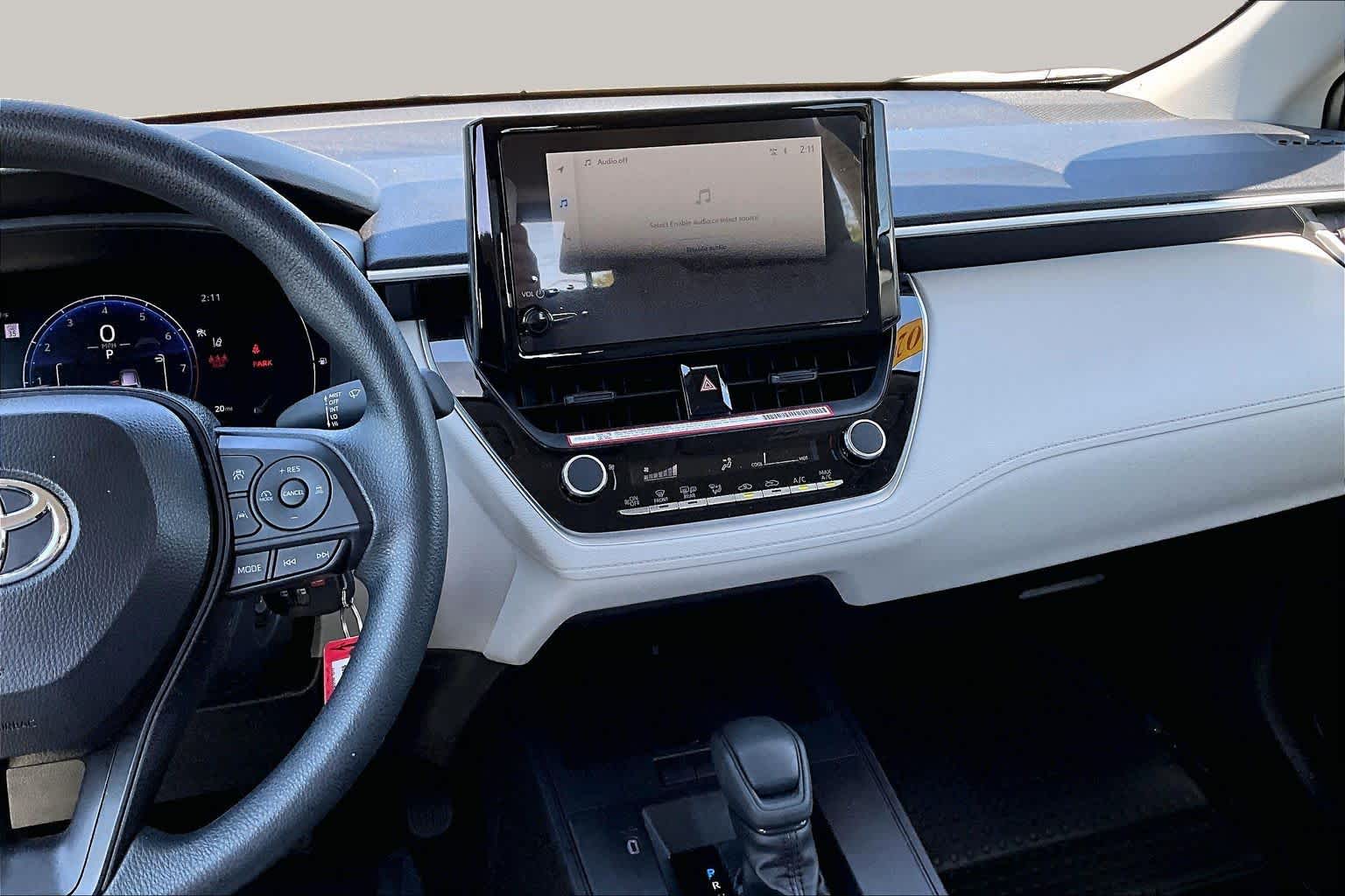 View vehicle photo 7