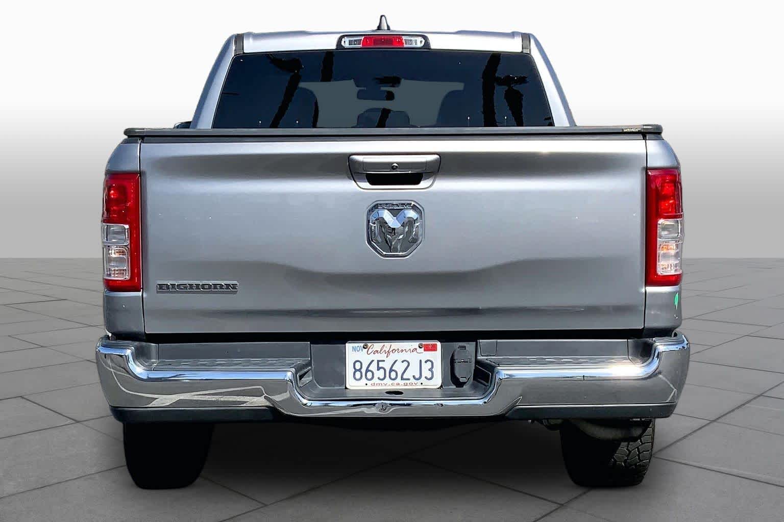 View vehicle photo 4