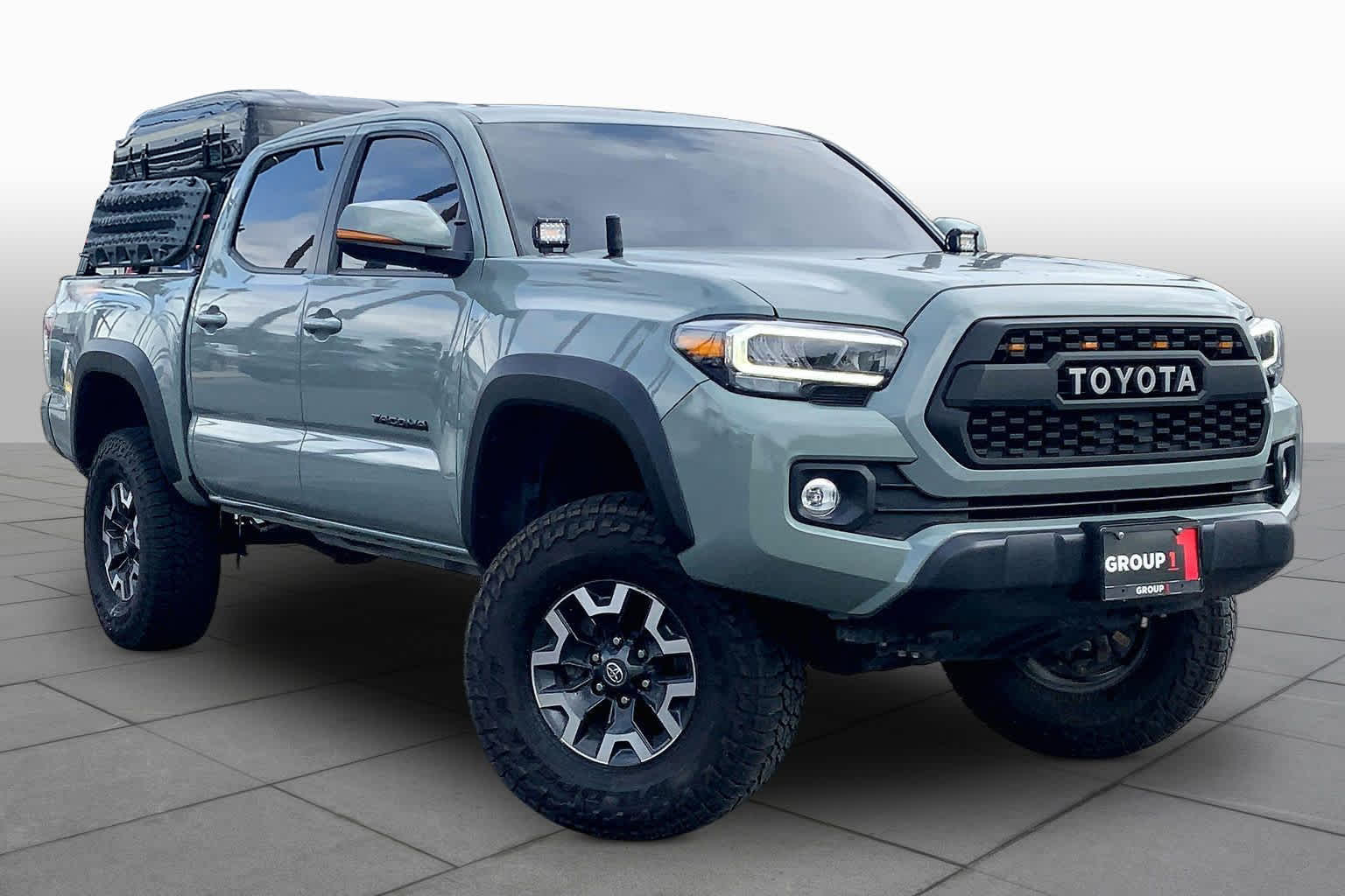 View vehicle photo 2
