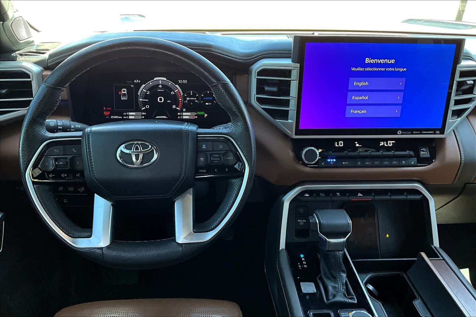 View vehicle photo 6