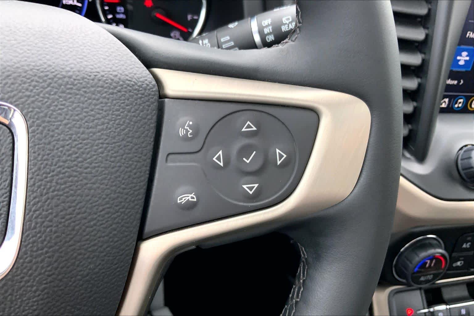 Used 2023 WHITE FROST TRICOAT GMC Denali image 25