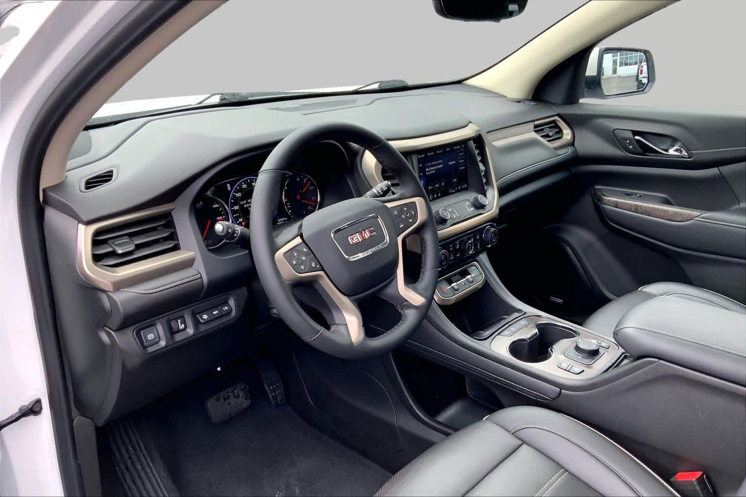Used 2023 WHITE FROST TRICOAT GMC Denali image 17